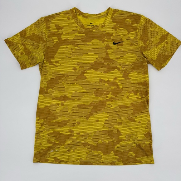 Nike Fri fit tee in yellow camo - Picture 1 of 4